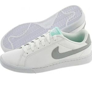 Women’s NIKE Court Majestic sneakers- white/wolf grey/teal. Size 11